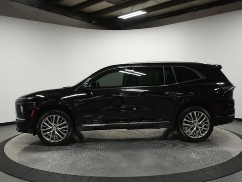 Used 2026 Buick Enclave Avenir w/ Super Cruise Package FWD image 4