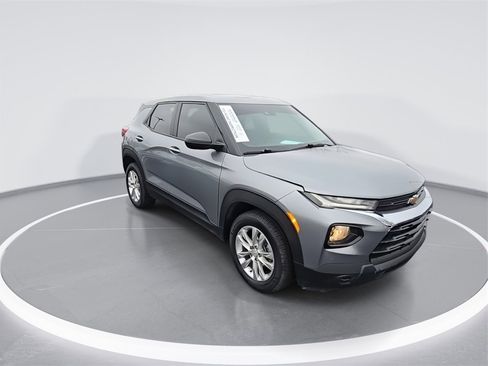 Used 2023 Chevrolet TrailBlazer LS image 2