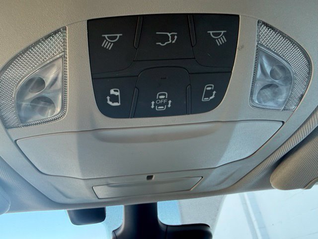 Used 2021 Chrysler Pacifica Touring-L FWD image 36