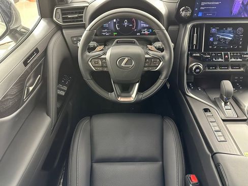 New 2026 Lexus LX 700h Luxury image 30