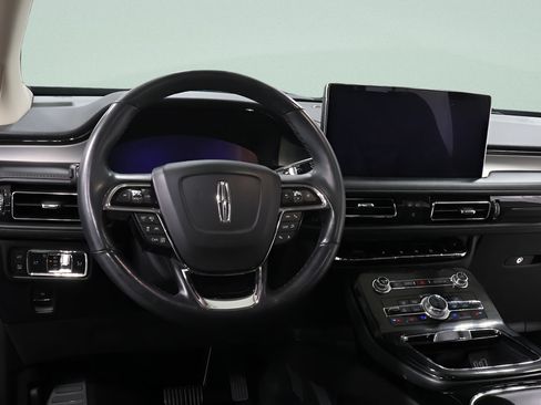Used 2023 Lincoln Nautilus Reserve w/ Equipment Group 201A AWD/4WD image 9