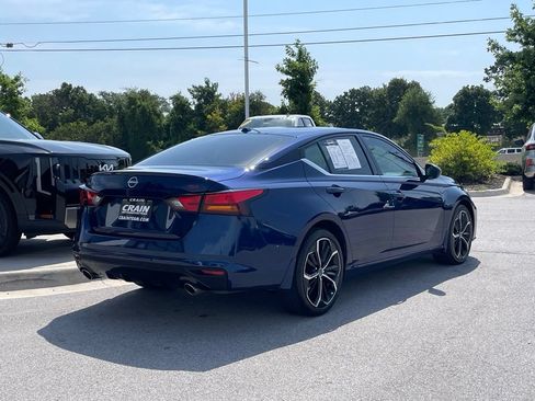 Used 2024 Nissan Altima 2.5 SR w/ SR Premium Package FWD image 7