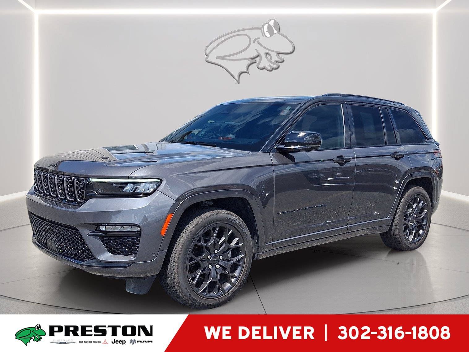 Used 2025 Jeep Grand Cherokee Summit AWD/4WD image 1