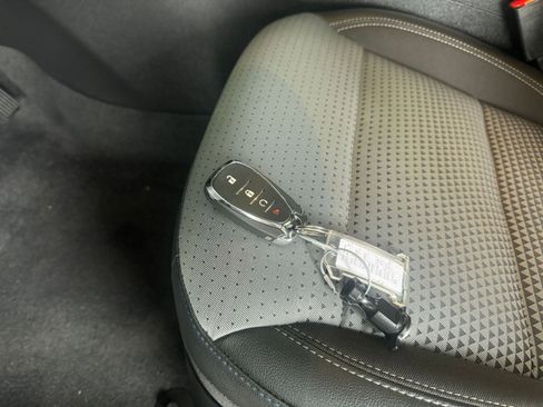 Used 2025 Chevrolet Trax LT image 22