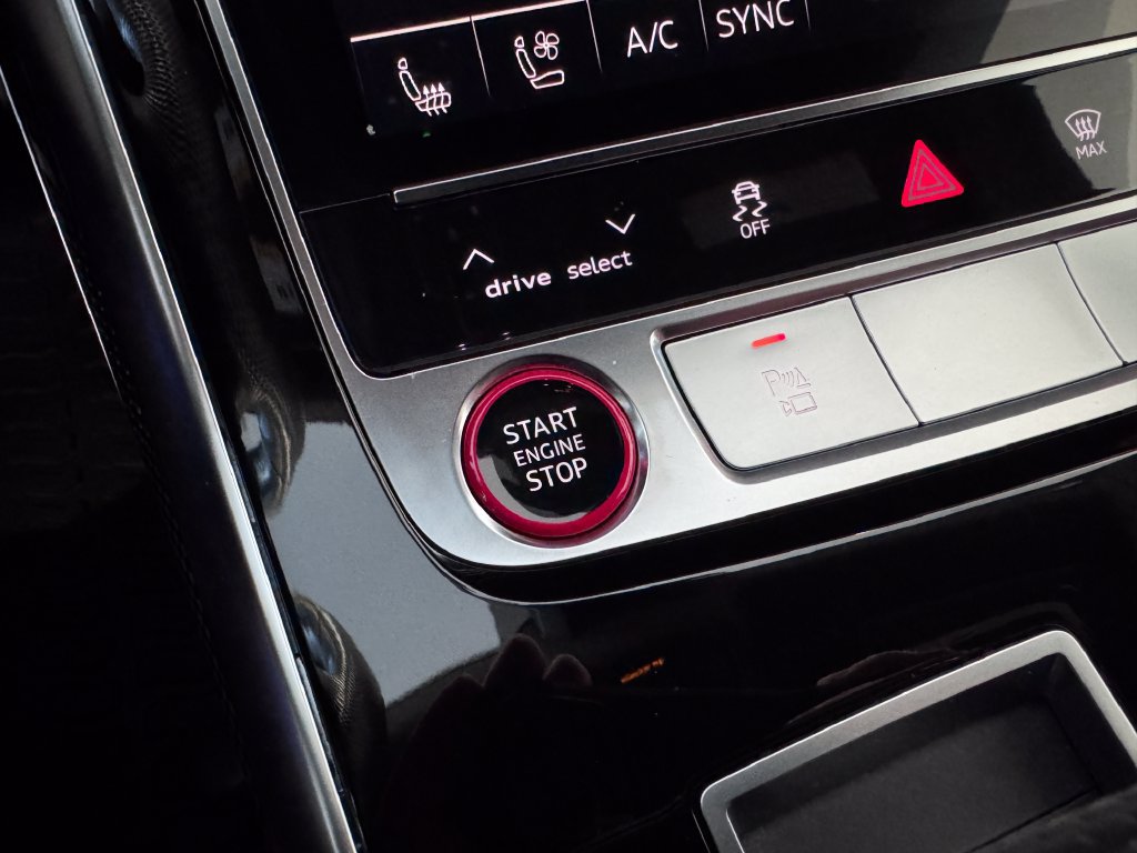 Used 2022 Audi SQ8 Prestige AWD/4WD image 23