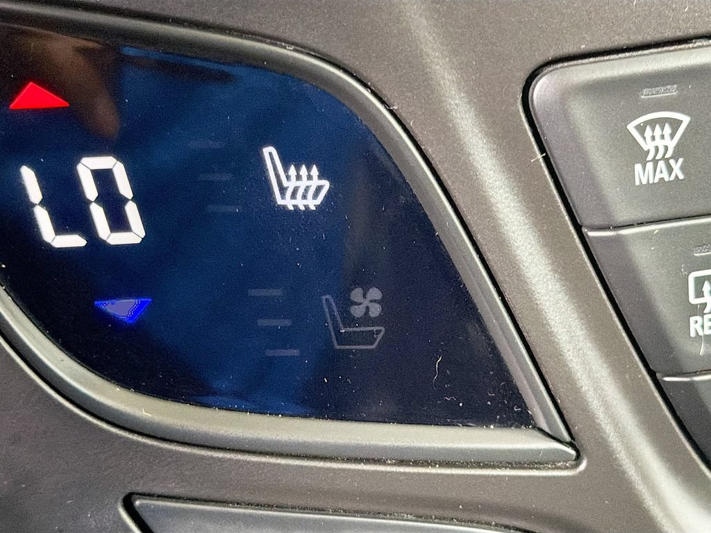 Used 2019 Buick Envision Essence AWD/4WD image 21