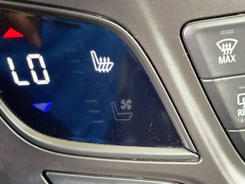 Used 2019 Buick Envision Essence AWD/4WD image 21