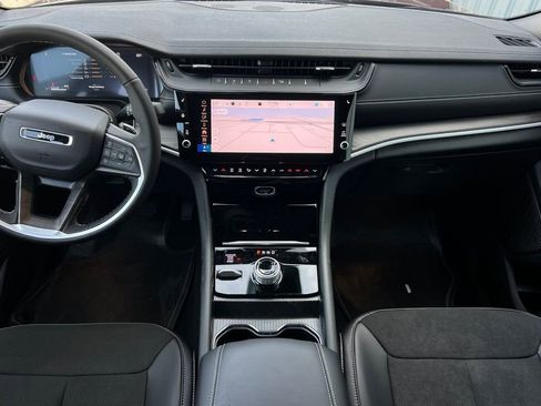 New 2026 Jeep Grand Cherokee Altitude image 13