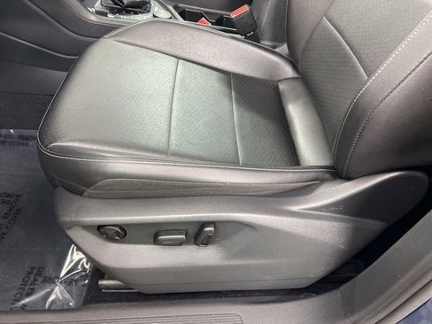 Used 2018 Volkswagen Tiguan SE w/ Front Fog Lights Package image 14