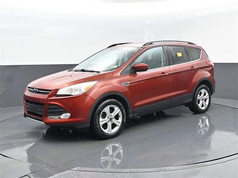 Used 2014 Ford Escape SE w/ Equipment Group 201A image 2
