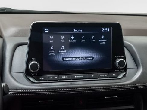 Used 2023 Nissan Rogue S FWD image 17