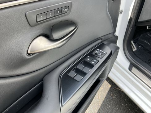 Used 2020 Lexus ES 350 F Sport w/ Accessory Package image 15