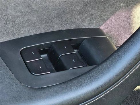 Used 2025 Tesla Model Y Long Range RWD image 8