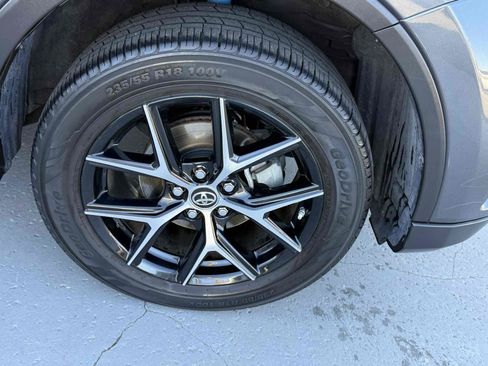 Used 2018 Toyota RAV4 SE w/ All Weather Liner Package FWD image 46