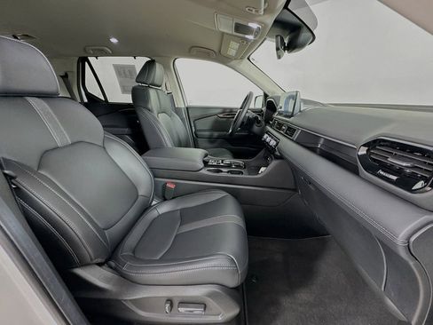 Used 2025 Honda Pilot EX-L image 38