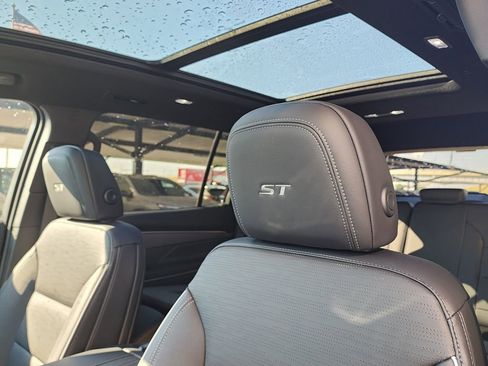 New 2026 Buick Enclave Sport Touring w/ Power Package FWD image 17