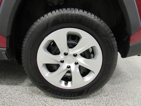 Used 2023 Toyota RAV4 LE AWD/4WD image 11