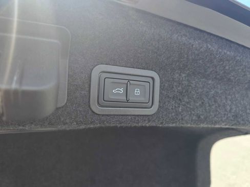 New 2025 Audi A6 3.0T Prestige image 18