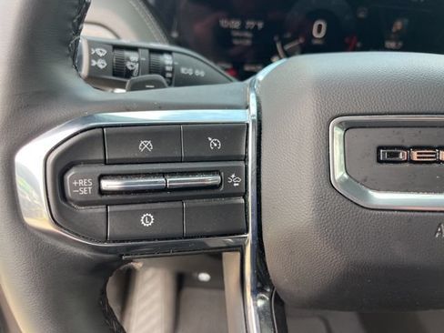 Used 2025 GMC Yukon Denali AWD/4WD image 22