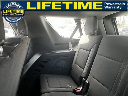 Used 2023 GMC Yukon SLE w/ Gmc Pro Safety Plus Package image 29