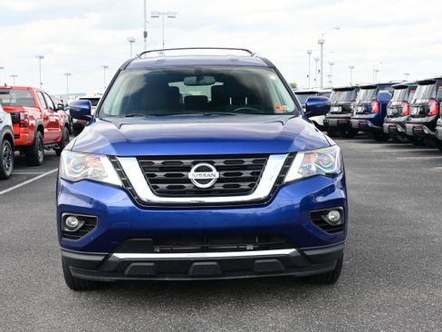 Used 2020 Nissan Pathfinder SV image 3
