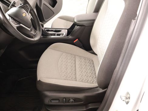 Used 2023 Chevrolet Equinox LT w/ Driver Convenience Package image 11