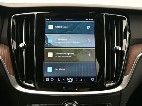 Used 2023 Volvo S60 B5 Plus image 13