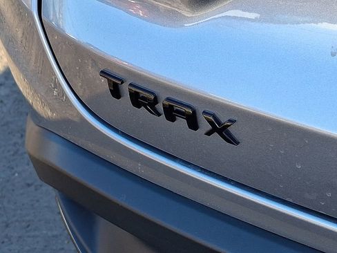 Used 2024 Chevrolet Trax RS image 28