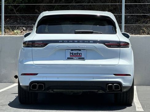 Used 2022 Porsche Cayenne Turbo AWD/4WD image 4
