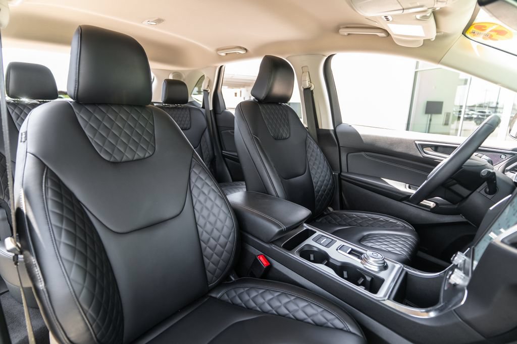 Used 2024 Ford Edge Titanium AWD/4WD image 16