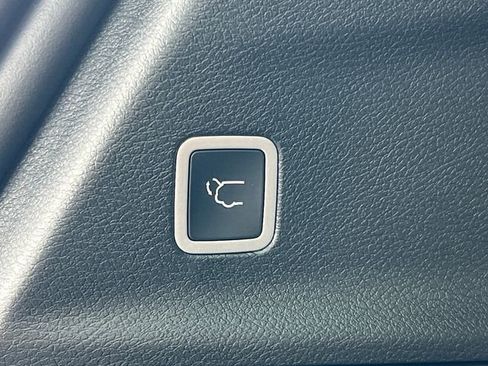 New 2026 Chrysler Pacifica Select w/ S Appearance Package FWD image 36