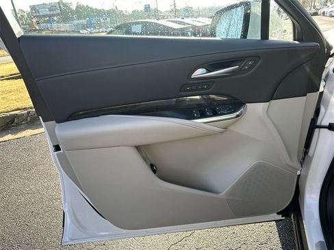 Used 2023 Cadillac XT4 Premium Luxury image 10