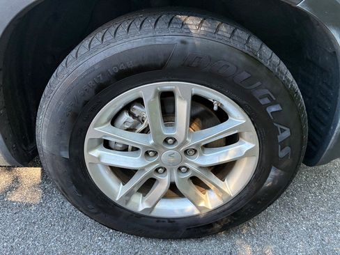 Used 2015 Kia Sorento LX image 18