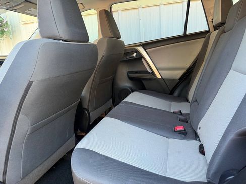 Used 2015 Toyota RAV4 XLE FWD image 17