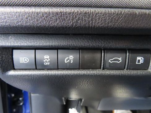 Used 2025 Toyota Camry LE FWD image 18