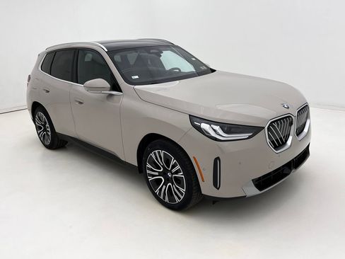 Certified 2025 BMW X3 xDrive30i w/ Premium Package image 2