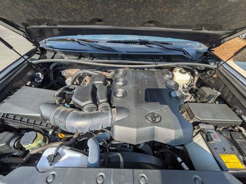 Used 2022 Toyota 4Runner TRD Off-Road Premium image 9