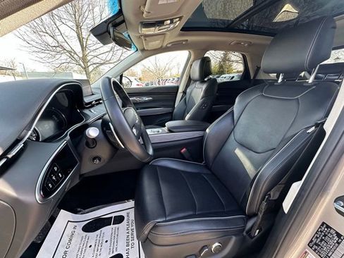 Used 2023 Genesis GV70 2.5T w/ Advanced Package image 19