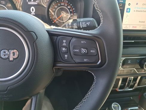 Used 2025 Jeep Wrangler Unlimited Sport AWD/4WD image 20