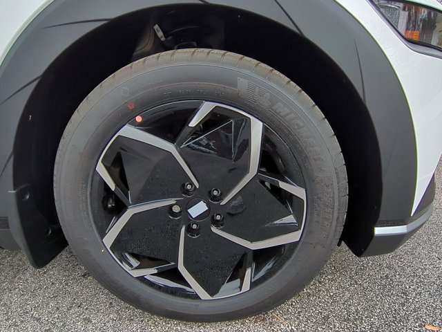 New 2024 Hyundai Ioniq 5 SEL RWD image 11