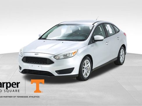 Used 2018 Ford Focus SE image 1