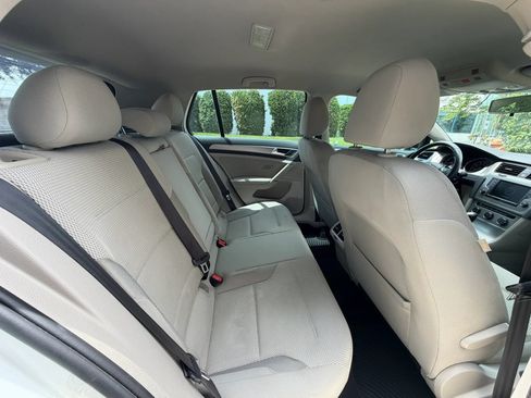 Used 2017 Volkswagen Golf S FWD image 13
