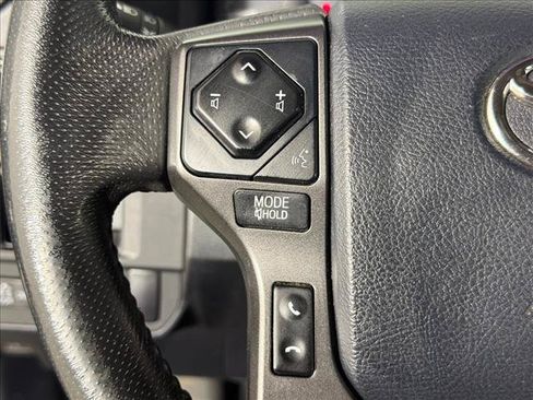 Used 2017 Toyota Tacoma TRD Off-Road AWD/4WD image 25