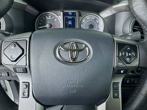 Used 2023 Toyota Tacoma SR5 AWD/4WD image 16