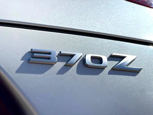 Used 2019 Nissan 370Z Coupe w/ Z34 Heritage Edition - White image 10