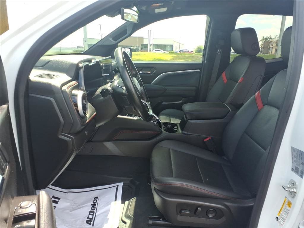 Used 2024 Chevrolet Colorado Z71 w/ Z71 Convenience Package 2 AWD/4WD image 25