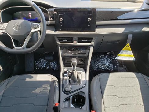 New 2026 Volkswagen Taos SE AWD/4WD image 9