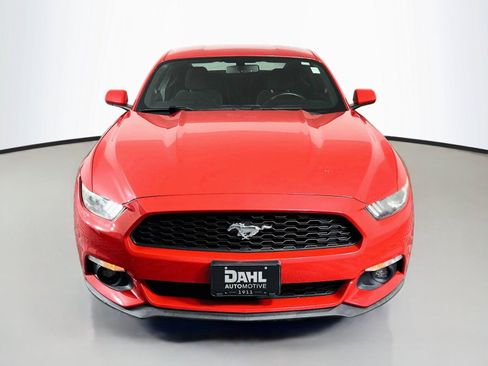 Used 2015 Ford Mustang Coupe RWD image 3