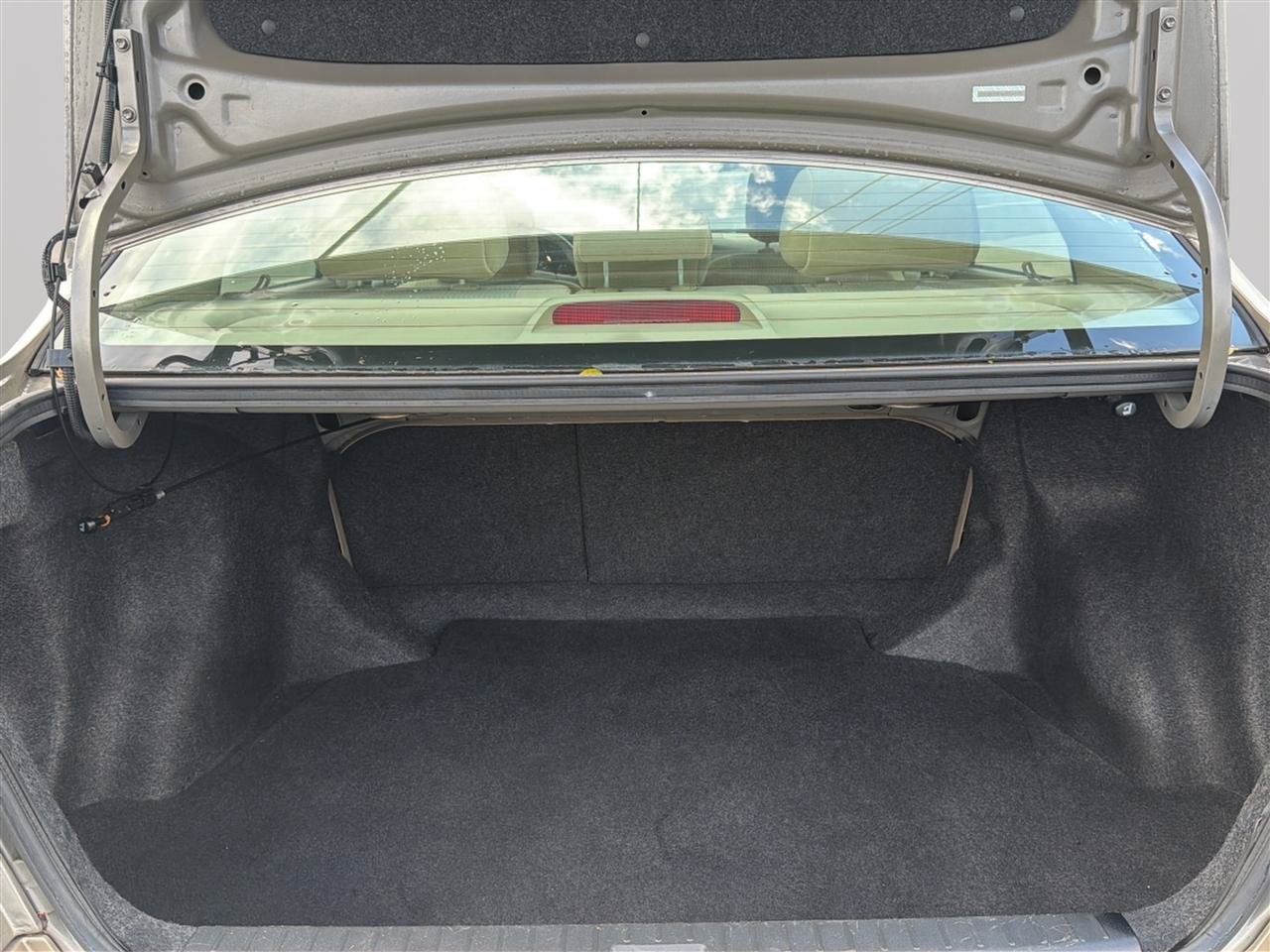 Used 2006 Toyota Corolla LE w/ Audio Value Pkg FWD image 23