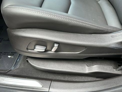 Used 2023 Cadillac XT5 Luxury FWD image 19